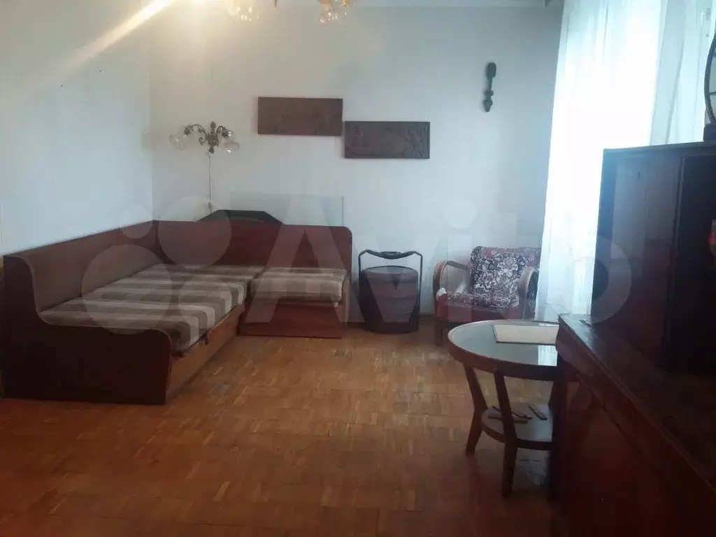 Комната 24 м в 3-к., 2/4 эт. - Фото 1