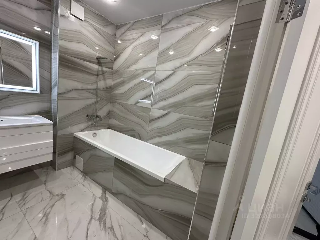 2-к кв. Северная Осетия, Владикавказ ул. Курсантов-Кировцев, 27А (75.0 ... - Фото 1