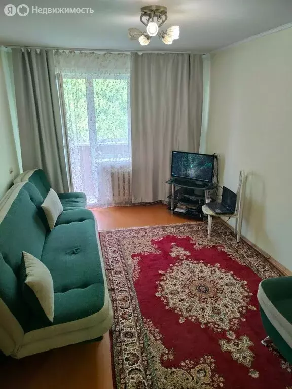 1-комнатная квартира: Артём, улица Кирова, 60 (33 м) - Фото 1