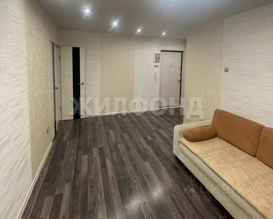 3-к кв. Новосибирская область, Новосибирск Учительская ул., 17/1 (62.6 ... - Фото 0