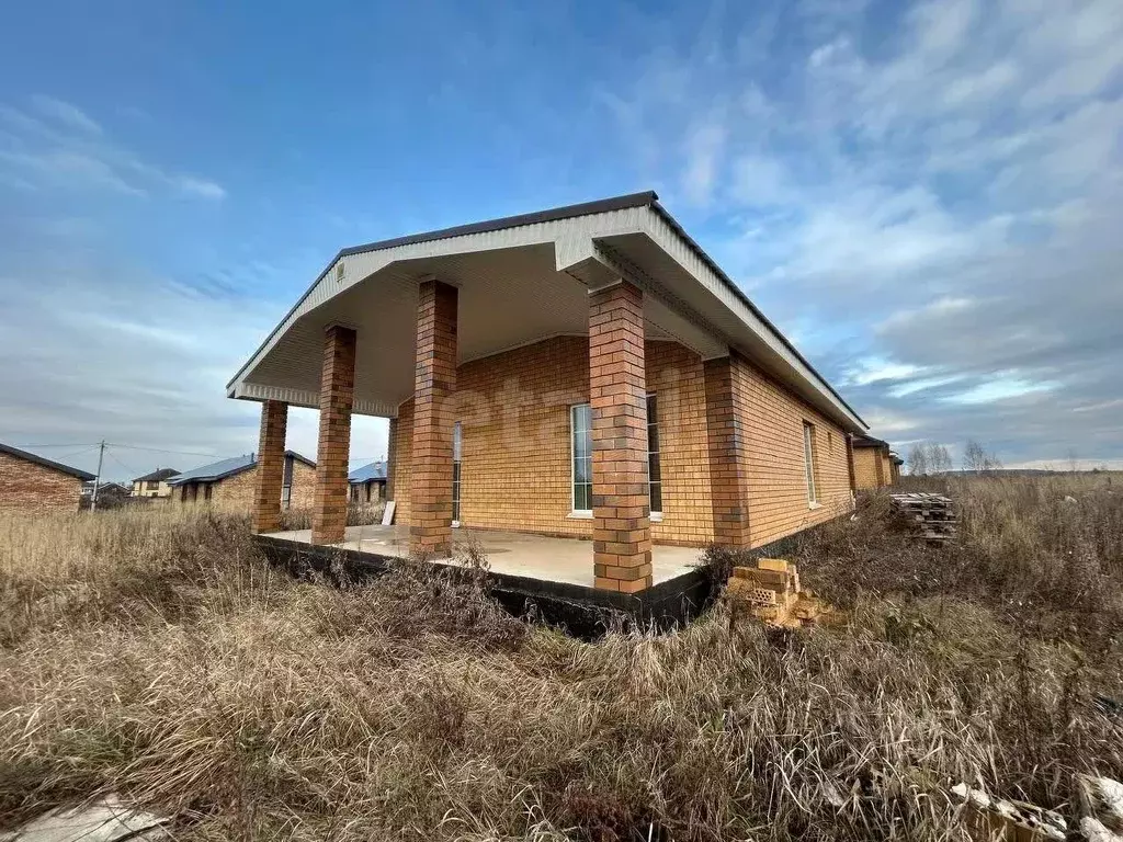 Дом в Башкортостан, Уфимский район, Русско-Юрмашский сельсовет, д. ... - Фото 1
