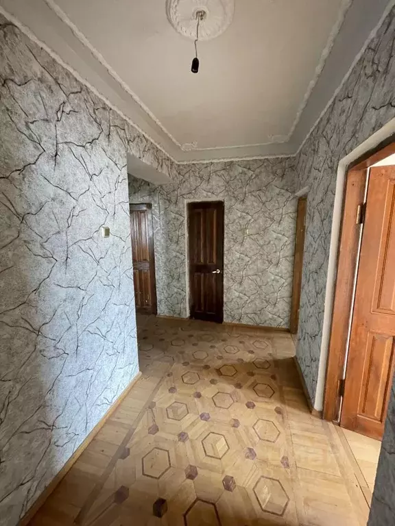 6-к кв. Карачаево-Черкесия, Черкесск ул. Гагарина, 24 (155.1 м) - Фото 1