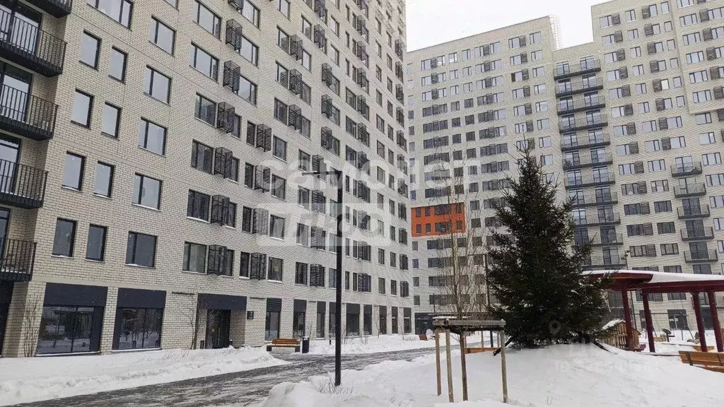 Студия Тюменская область, Тюмень Интернациональная ул., 199к9 (17.8 м) - Фото 1