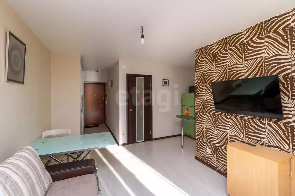 Студия Тюменская область, Тюмень ул. Ю.-Р.Г. Эрвье, 24к2 (30.1 м) - Фото 1