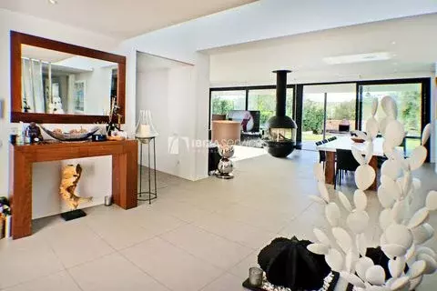 Prestige property Annual rental Modern villa 6 bedrooms Ref: h359 - Фото 1