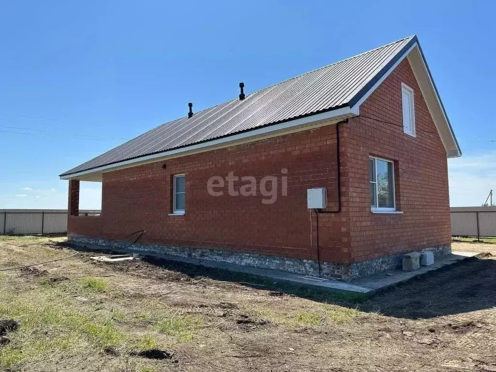 Дом в Краснодарский край, Ейский район, с. Кухаривка  (90 м) - Фото 1