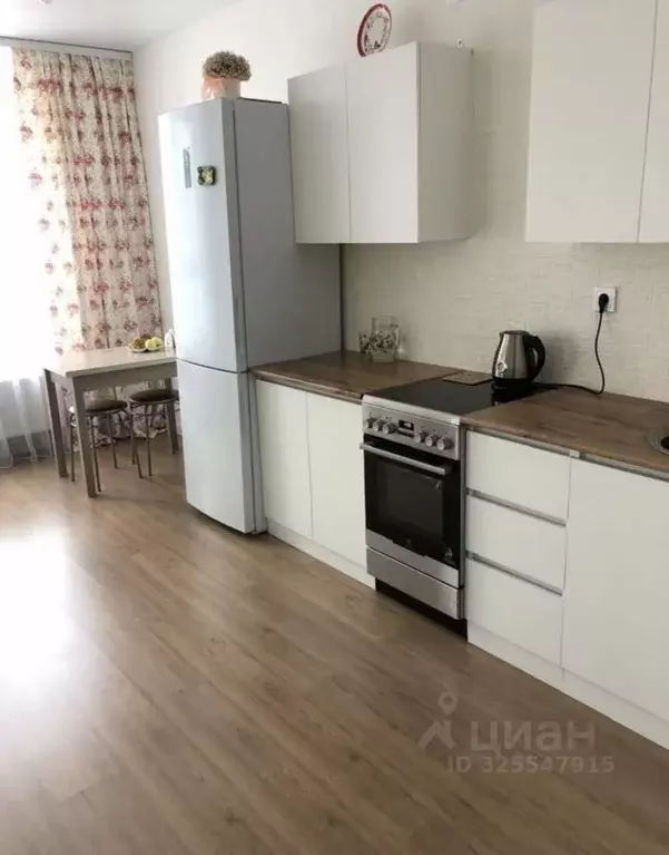 Студия Свердловская область, Екатеринбург бул. Золотистый, 11 (34.0 м) - Фото 1