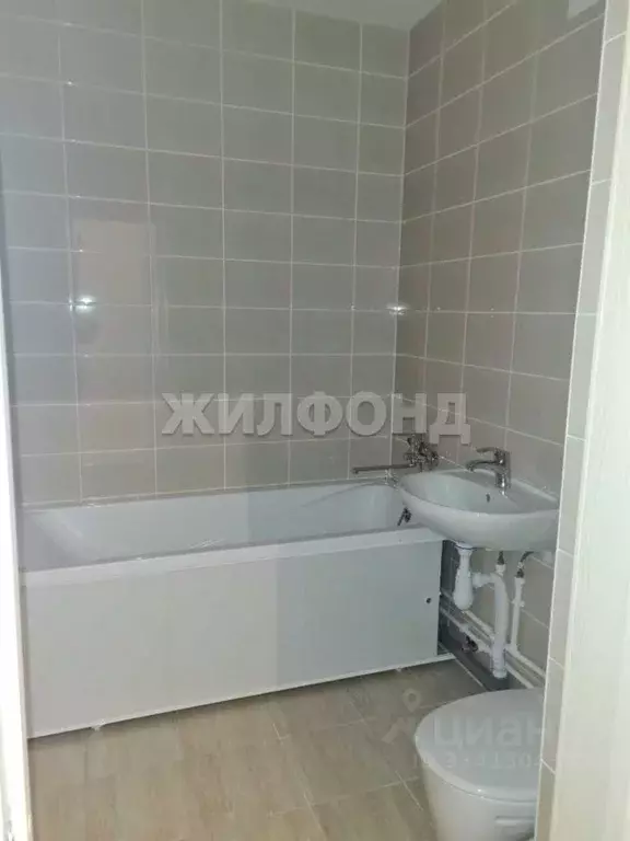 Студия Новосибирская область, Новосибирск ул. Бородина, 56 (29.8 м) - Фото 1