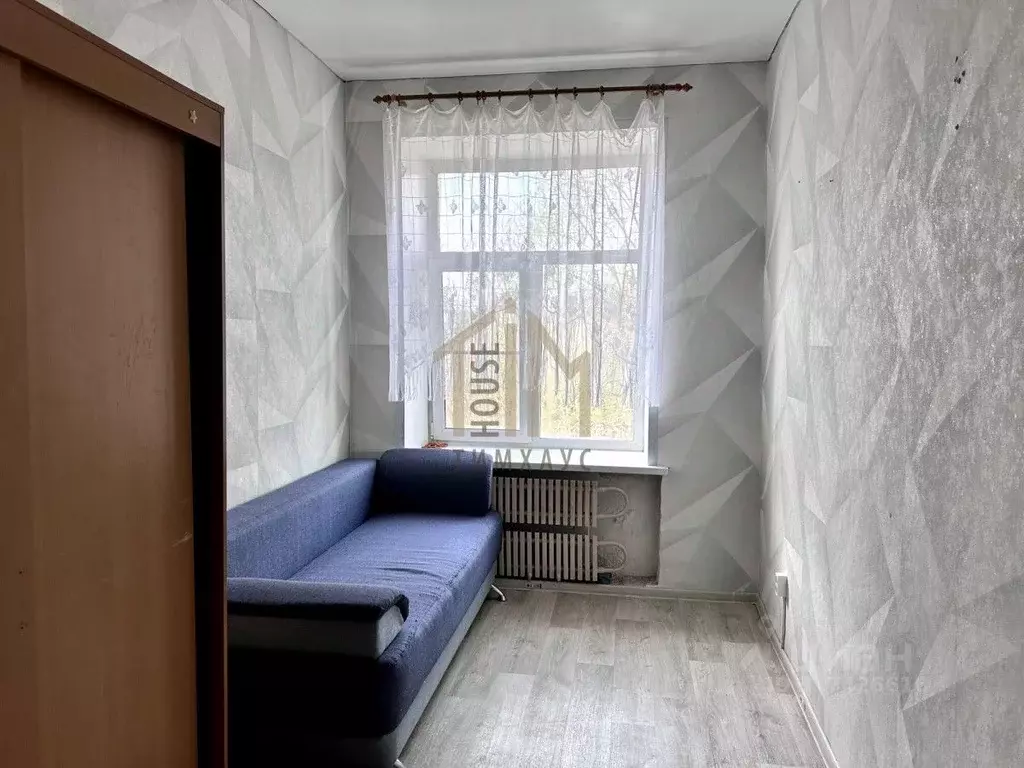 Комната Омская область, Омск ул. Серова, 20 (8.4 м) - Фото 1