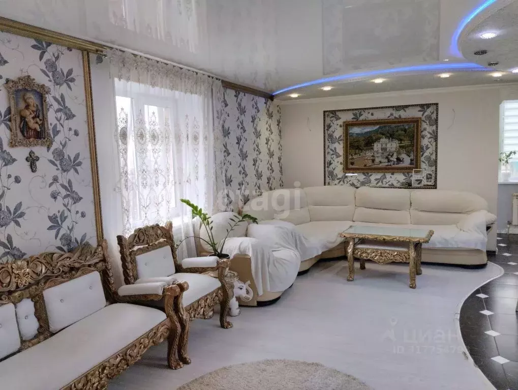4-к кв. Саратовская область, пос. Расково ул. Полевая, 4 (94.7 м) - Фото 0