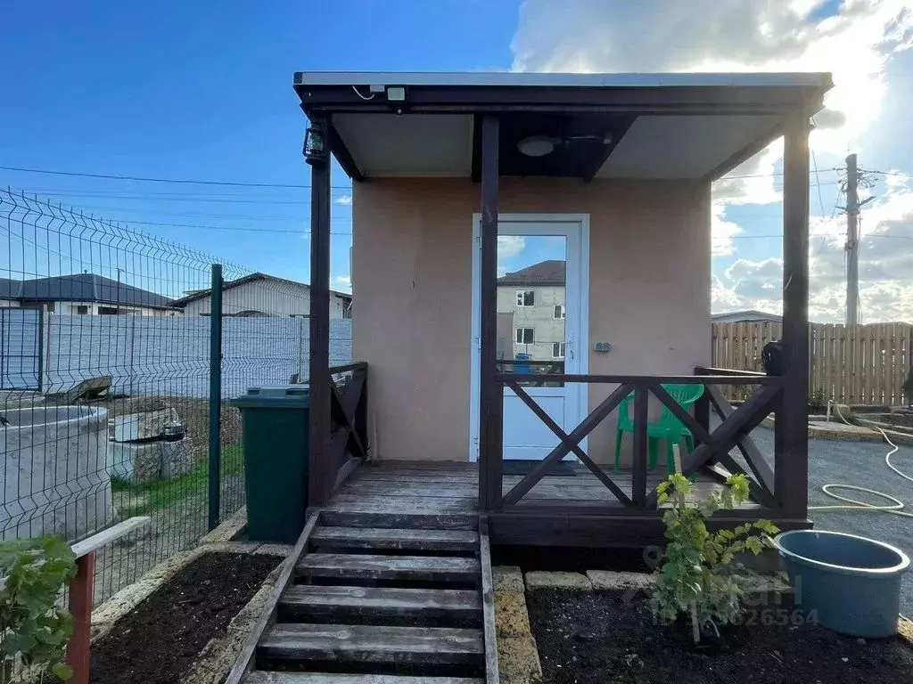 Дом в Крым, Сакский район, с. Уютное ул. Янтарная, 3 (24 м) - Фото 1