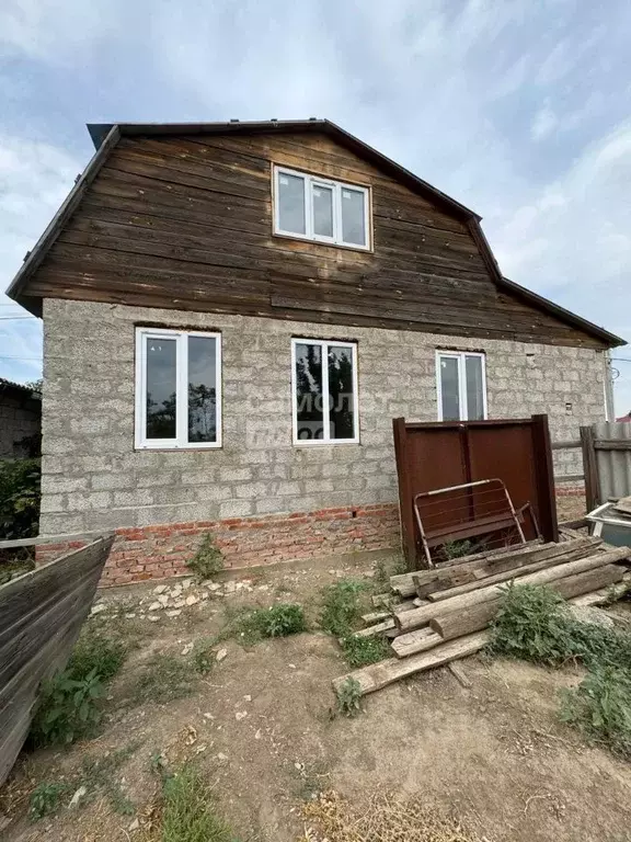 Дом в Астраханская область, Приволжский район, с. Растопуловка ... - Фото 0