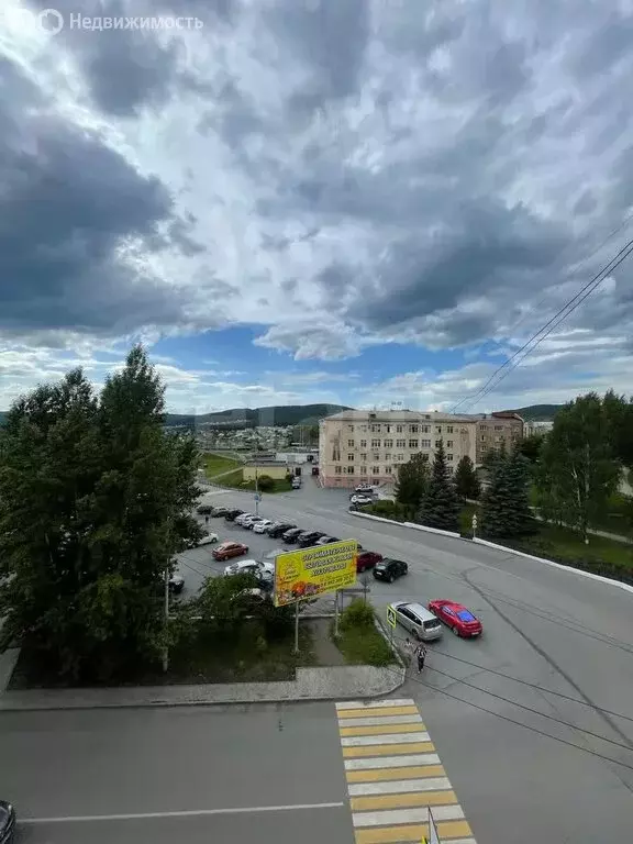 2-комнатная квартира: Сатка, Молодёжная улица, 2 (57.1 м) - Фото 0