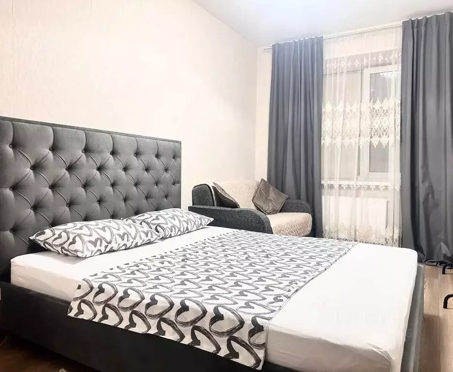 2-к кв. Татарстан, Казань ул. Рауиса Гареева, 100 (54.0 м) - Фото 0