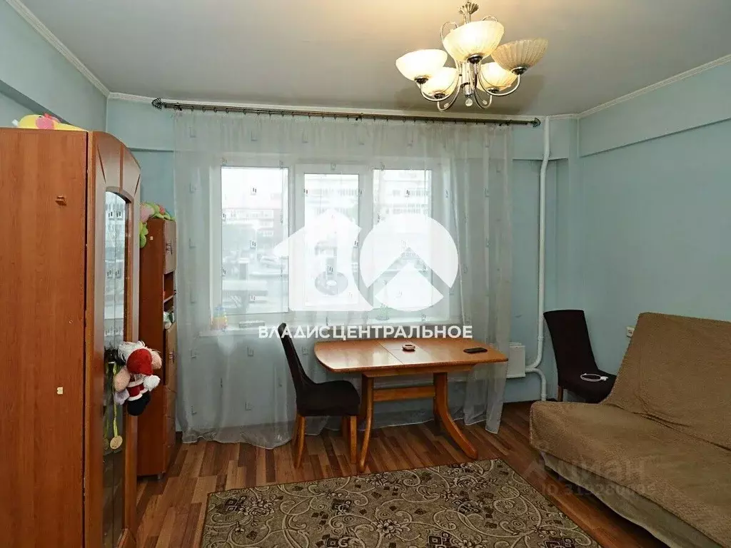 3-к кв. Новосибирская область, Новосибирск ул. Кирова, 108 (76.0 м) - Фото 0
