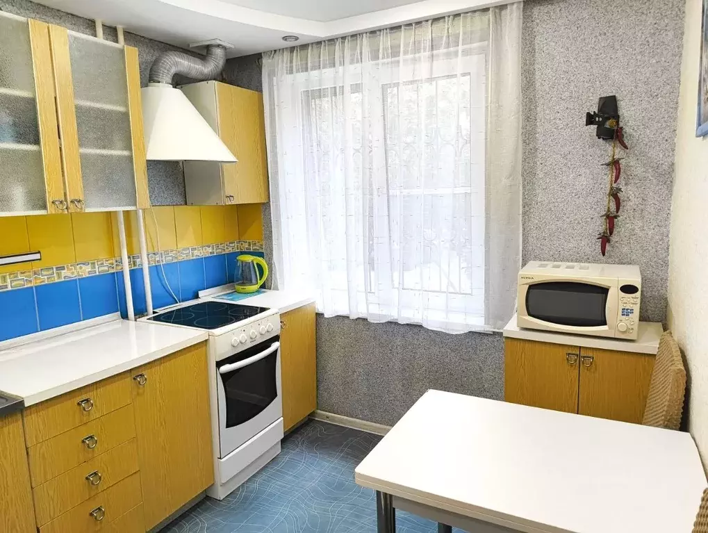 2-к кв. Челябинская область, Челябинск ул. Молодогвардейцев, 64а (48.2 ... - Фото 0