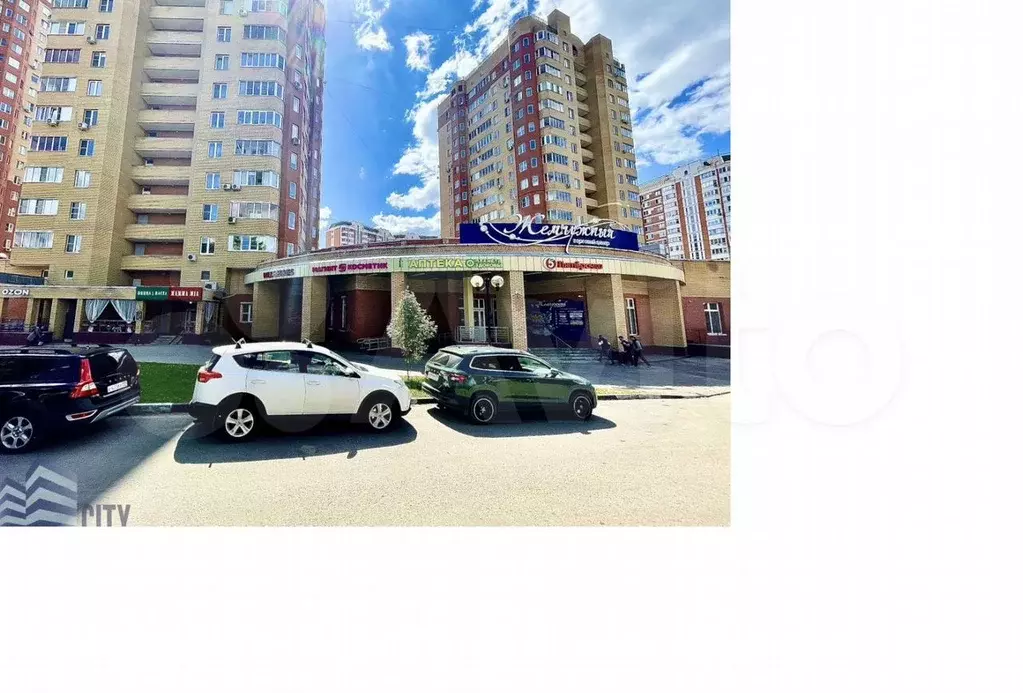 Аренда в ТЦ Жемчужный 40 м2 - Фото 1