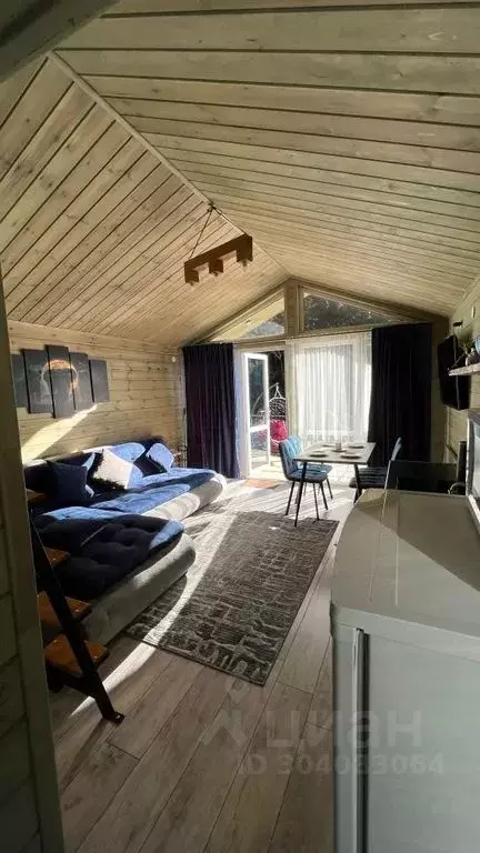 Дом в Карачаево-Черкесия, Зеленчукский район А-156, 68-й км (40 м) - Фото 1
