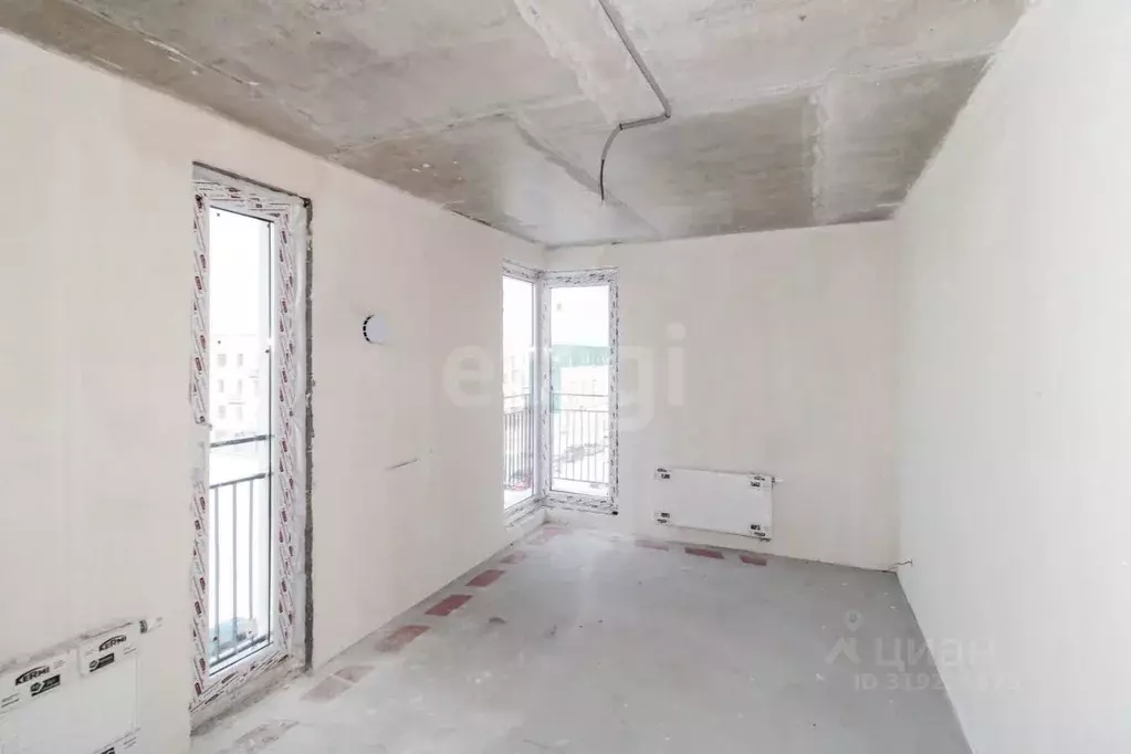 2-к кв. Тюменская область, Тюмень ул. Александра Звягина, 10 (74.5 м) - Фото 0