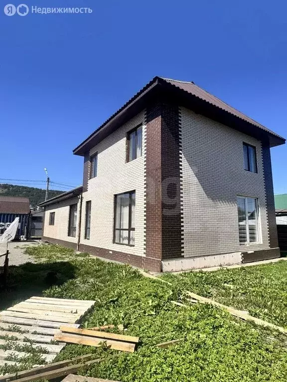 Дом в Горно-Алтайск, улица Ленина (150 м) - Фото 1