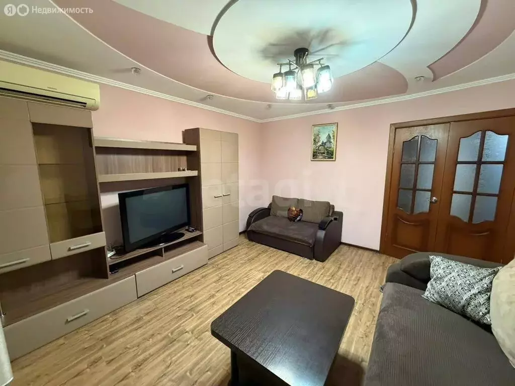 2-комнатная квартира: село Томское, Украинская улица, 5 (51.8 м) - Фото 1