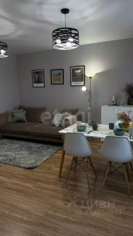 2-к кв. Тюменская область, Тюмень ул. 50 лет Октября, 26 (68.7 м) - Фото 1