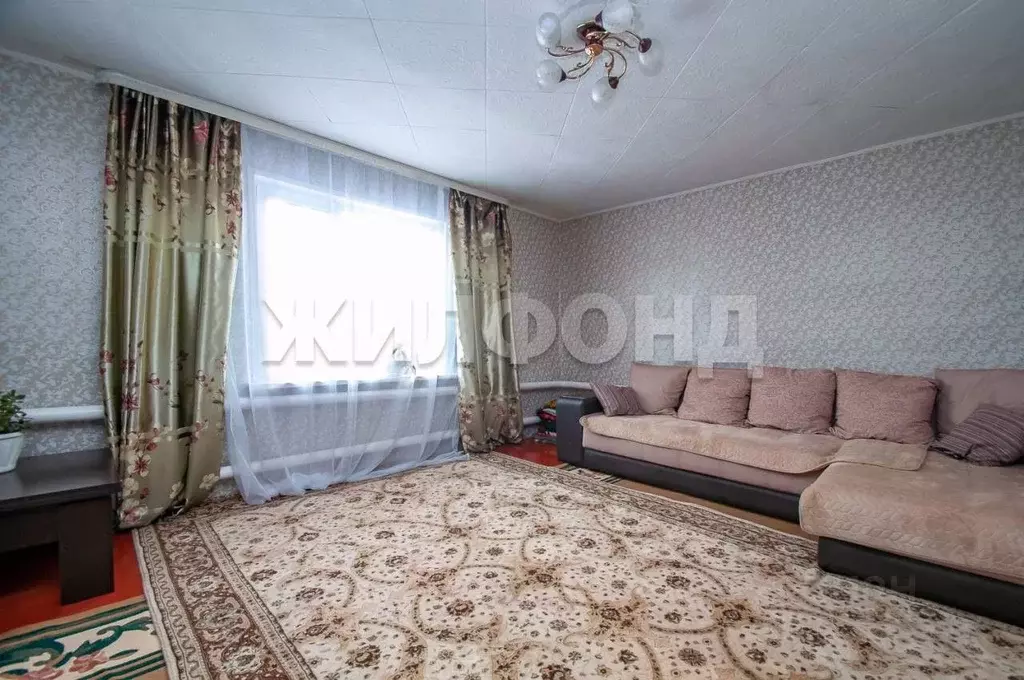 Дом в Новосибирская область, Новосибирский район, с. Ярково Советская ... - Фото 1