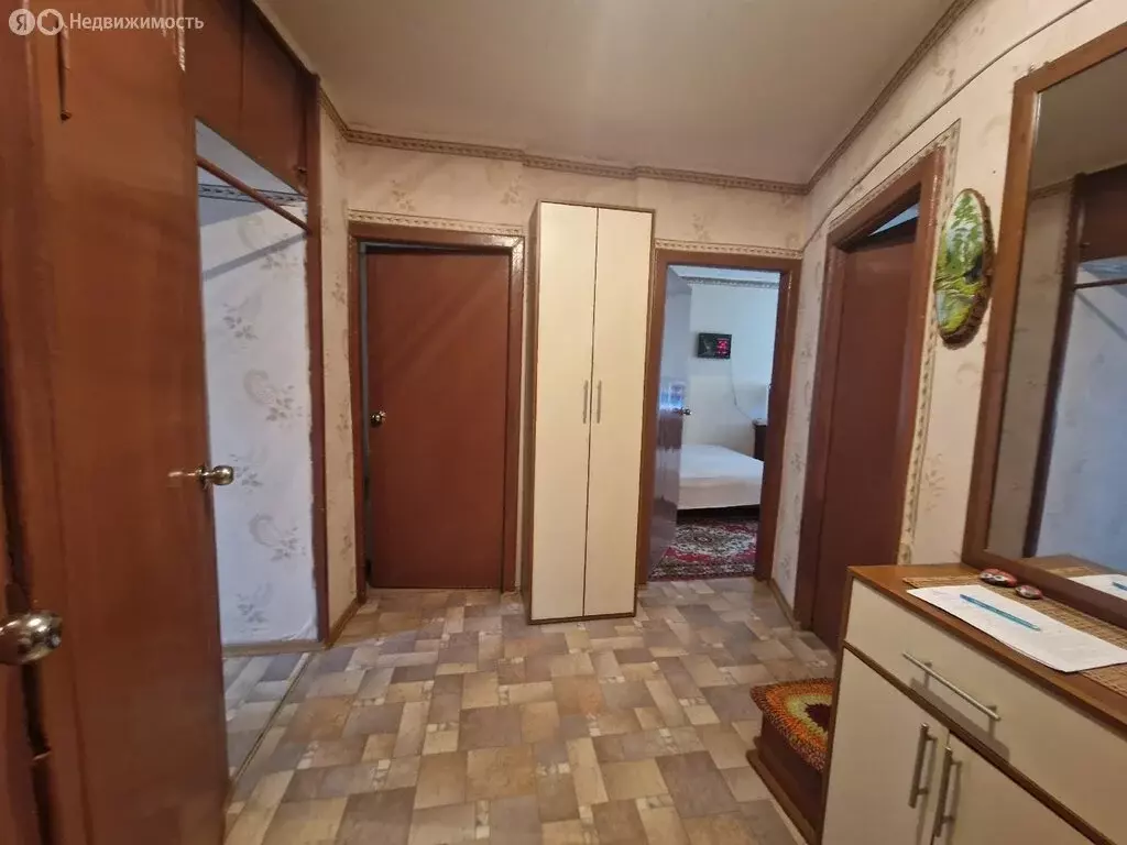 3-комнатная квартира: посёлок городского типа Черёмушки, 72 (60 м) - Фото 1