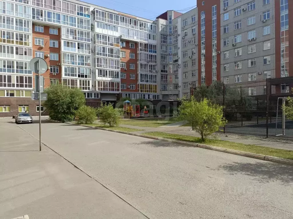 2-к кв. Омская область, Омск ул. Маршала Жукова, 107 (68.9 м) - Фото 0