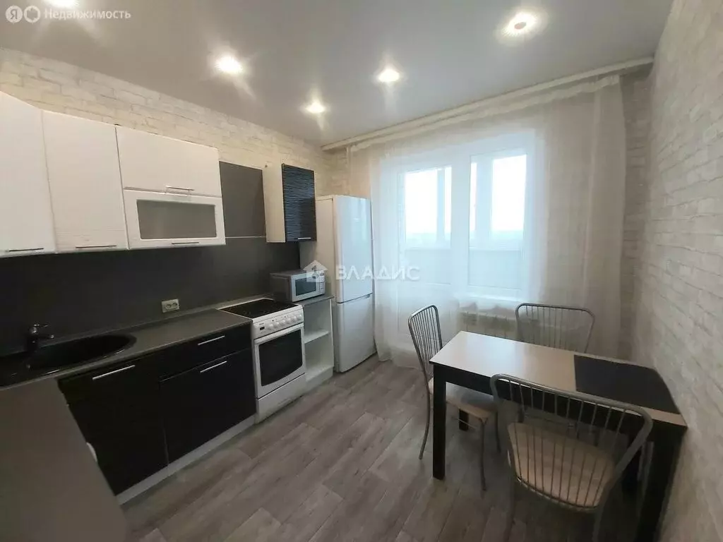 1-комнатная квартира: Ковров, улица Маршала Устинова, 3 (35 м) - Фото 1