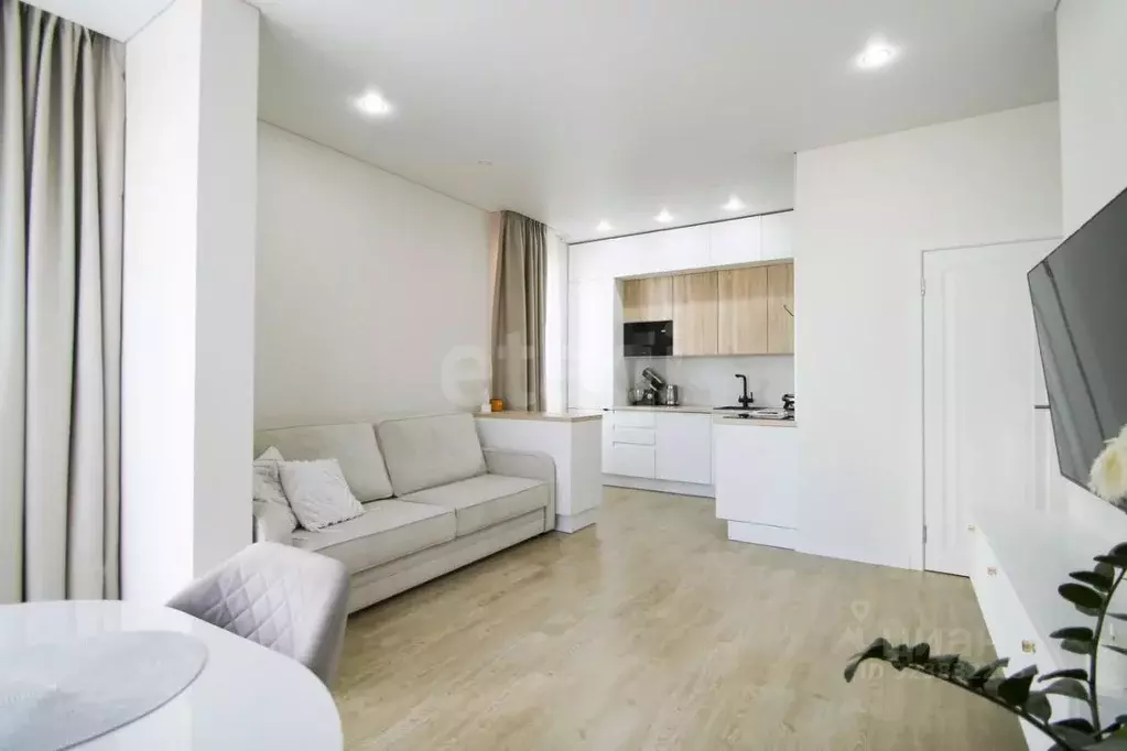 1-к кв. Свердловская область, Екатеринбург ул. Амундсена, 7 (40.7 м) - Фото 1