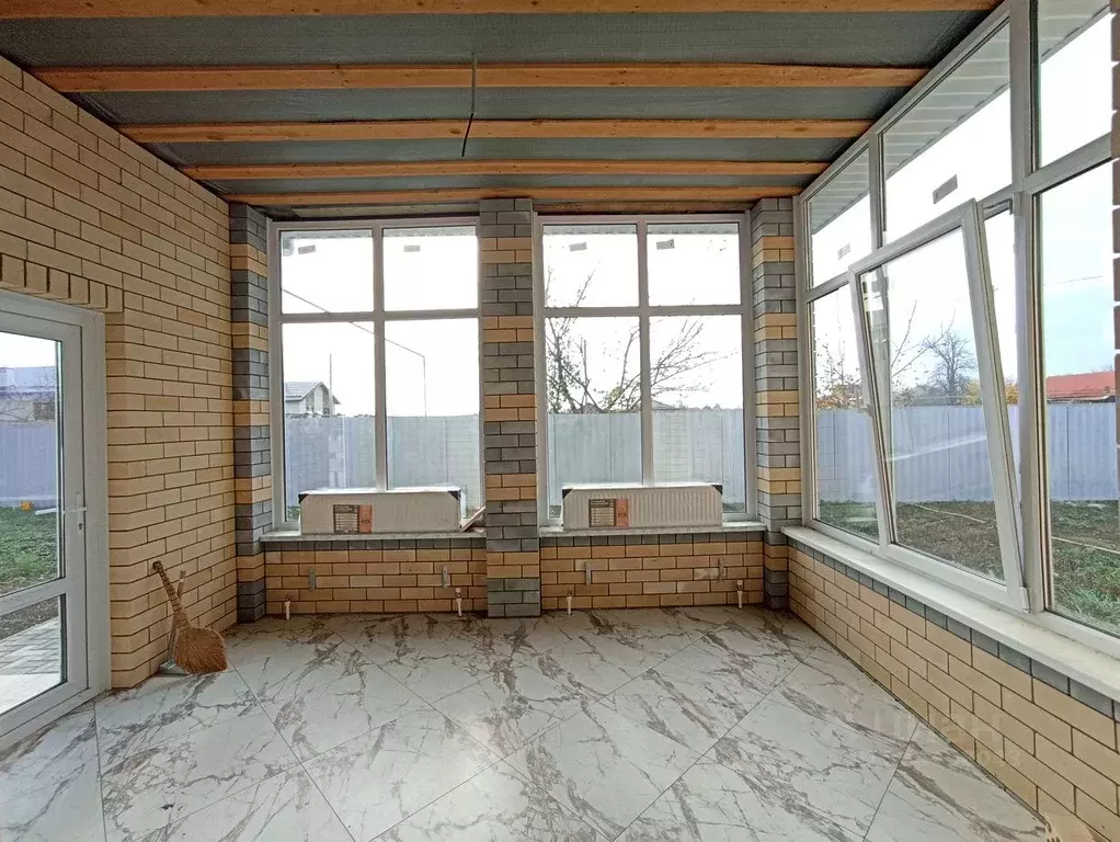 Дом в Краснодарский край, Динской район, с. Красносельское пер. ... - Фото 2