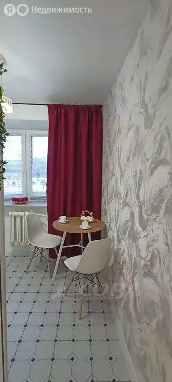 2-комнатная квартира: Тюмень, улица Мельникайте, 103 (42 м) - Фото 1