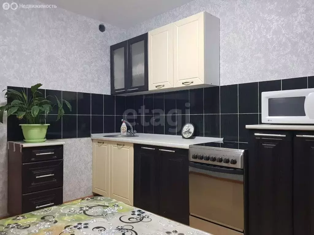 2-комнатная квартира: Тюмень, Западносибирская улица, 12/1 (51.4 м) - Фото 1