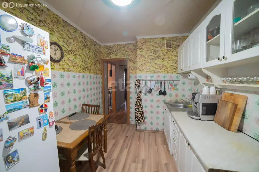 4-комнатная квартира: Петропавловск-Камчатский, улица Карбышева, 16 ... - Фото 1