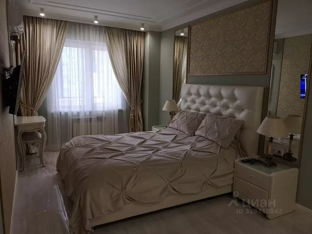2-к кв. Саха (Якутия), Якутск ул. Ларионова, 16 (70.0 м) - Фото 0