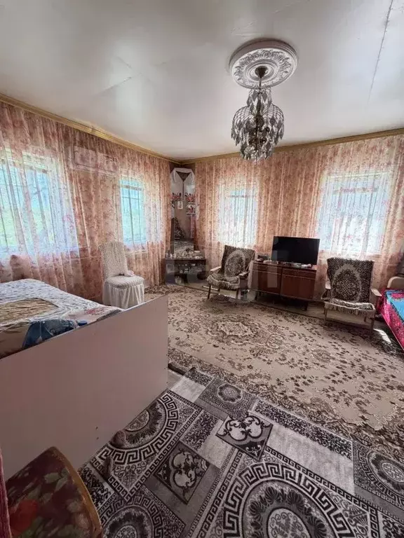 Дом в Белгородская область, Старооскольский городской округ, с. ... - Фото 1