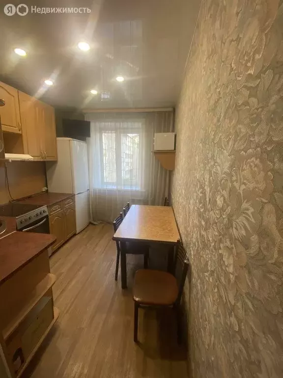 3-комнатная квартира: Усолье-Сибирское, проспект Химиков, 31 (66.2 м) - Фото 1