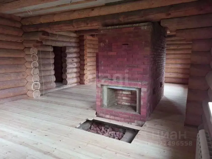 Дом в Вологодская область, с. Устье ул. Озерная, 4 (270 м) - Фото 1