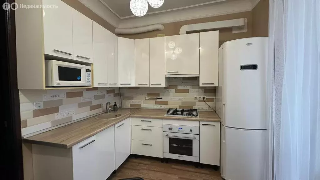 3-комнатная квартира: Октябрьский, проспект Ленина, 11 (81 м) - Фото 2