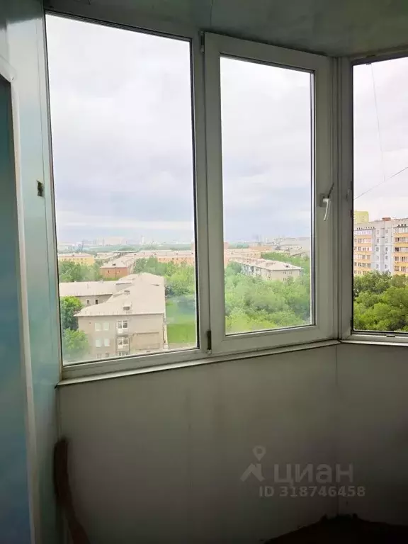3-к кв. Красноярский край, Красноярск Семафорная ул., 273 (69.7 м) - Фото 1