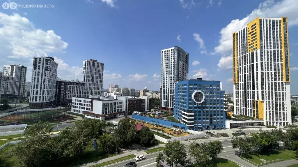 2-комнатная квартира: Екатеринбург, улица Репина, 52 (74.5 м) - Фото 1