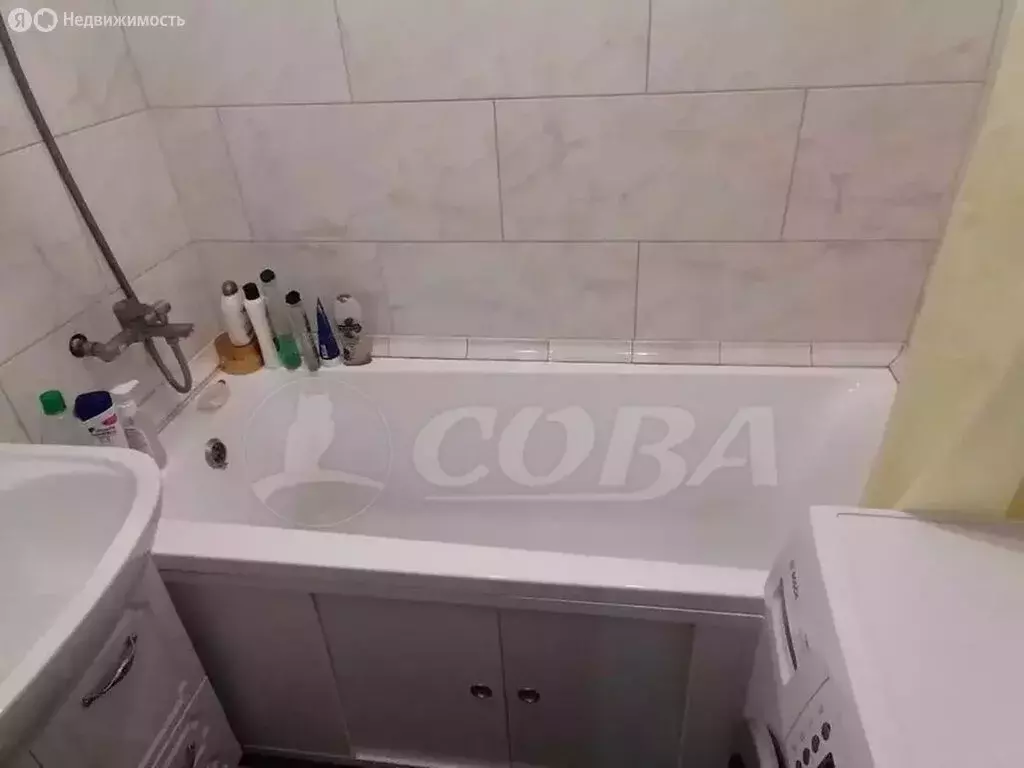4-комнатная квартира: Тюмень, Барнаульская улица, 42 (76 м) - Фото 0