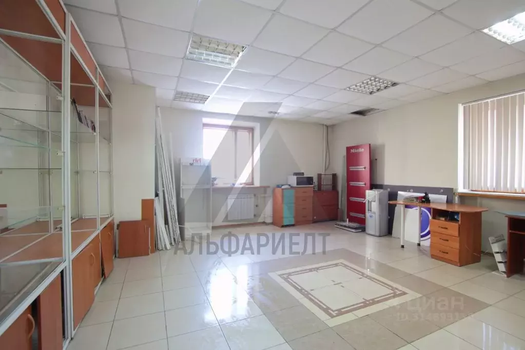 Помещение свободного назначения в Омская область, Омск просп. Карла ... - Фото 0