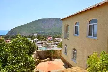 Дом в Крым, Алушта муниципальный округ, Партенит пгт ул. Ламбатская, ... - Фото 0