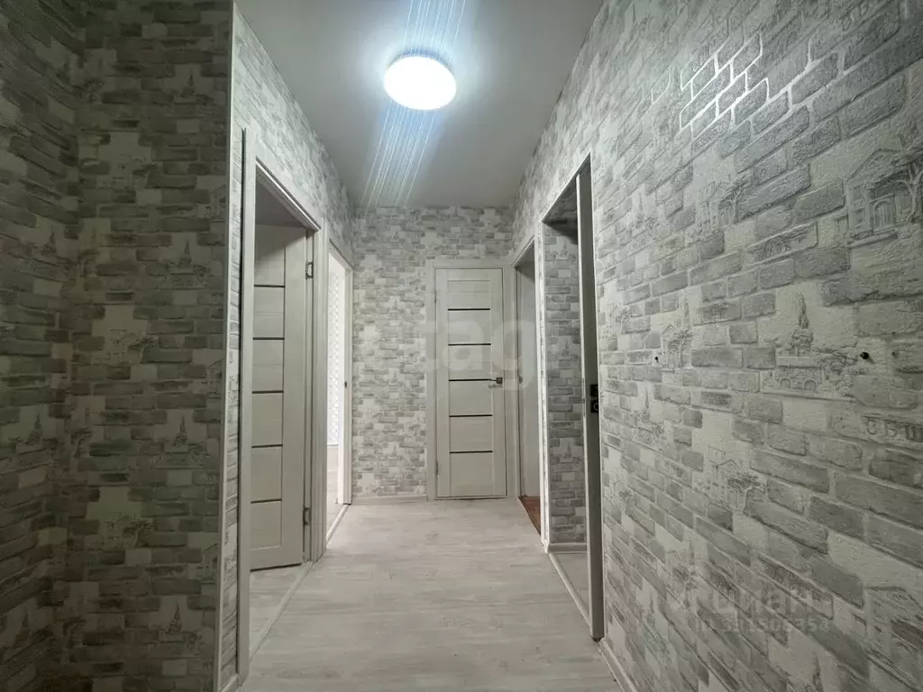 3-к кв. Калмыкия, Целинный район, с. Троицкое ул. Пушкина, 21 (70.0 м) - Фото 2