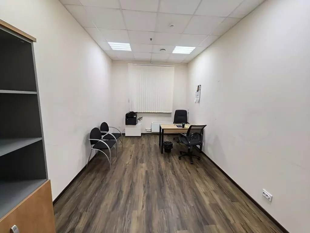 Офис в Ленинградская область, Гатчина просп. 25 Октября, 42А (15 м) - Фото 2