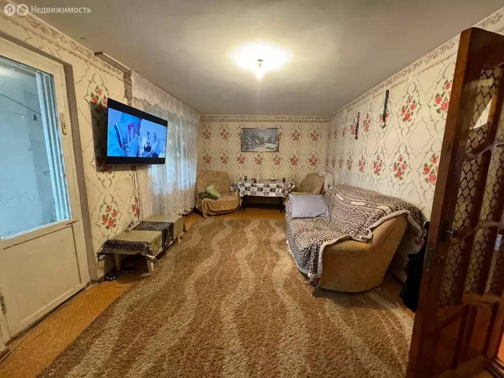4-комнатная квартира: Дербент, улица Хизроева, 9 (100 м) - Фото 1