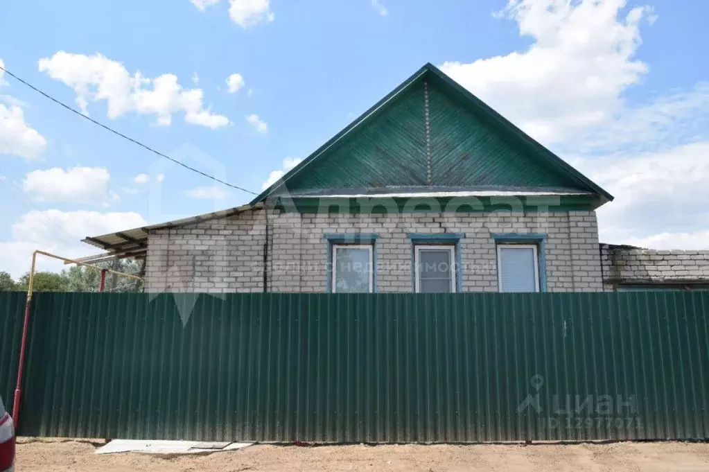 Дом в Волгоградская область, Среднеахтубинский район, Краснослободское ... - Фото 0