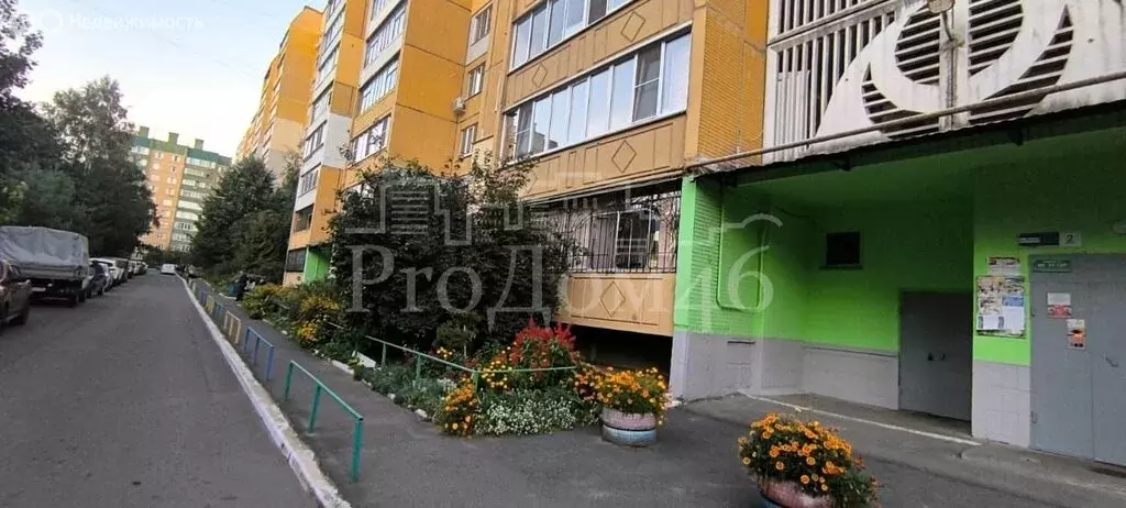 3-комнатная квартира: Курск, улица Бойцов 9-й Дивизии, 193 (76 м) - Фото 0